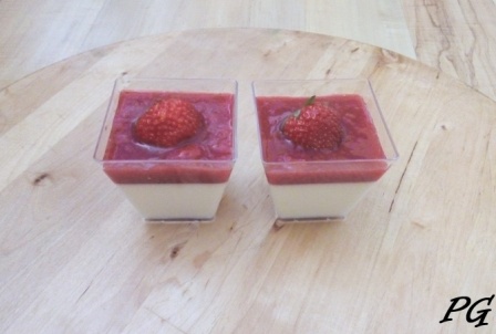 Panna cotta v kelímku